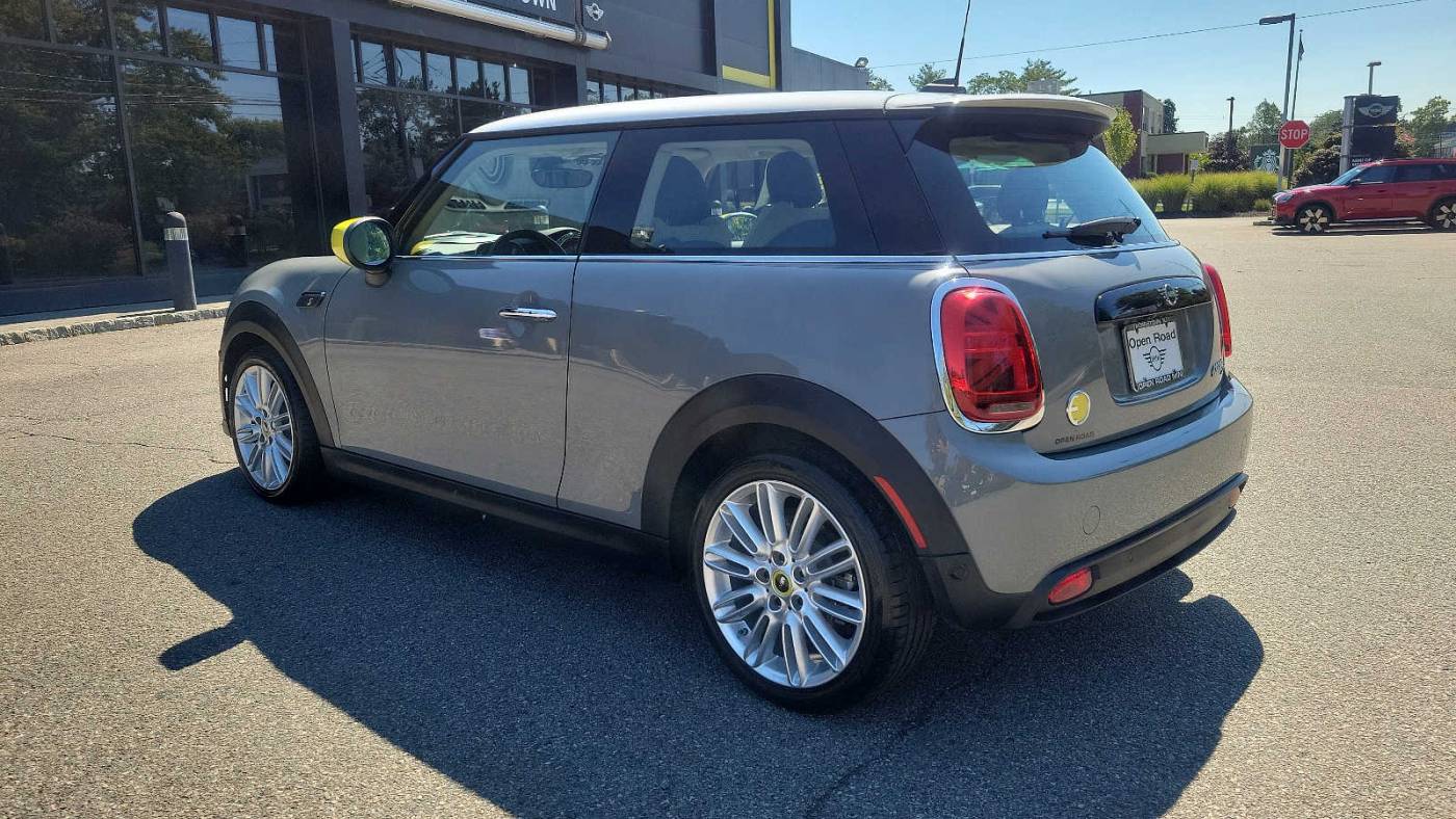2023 mini hardtop 2 door cooper se