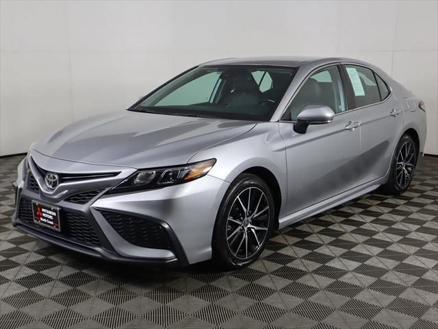 2022 toyota camry se