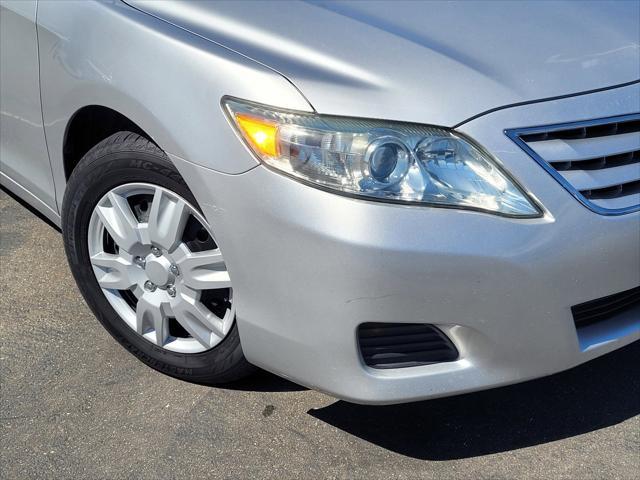 2011 toyota camry le