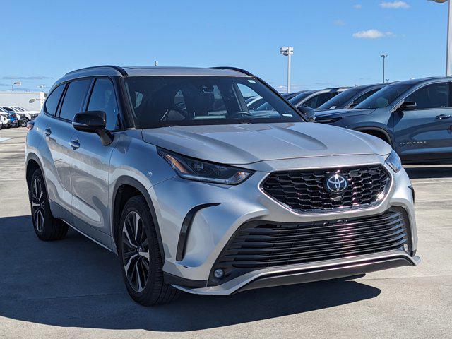 2022 toyota highlander xse