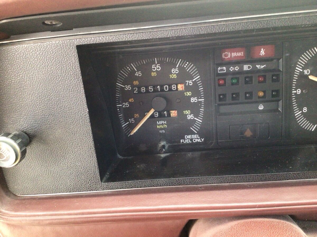1984 volkswagen rabbit hatchback red l