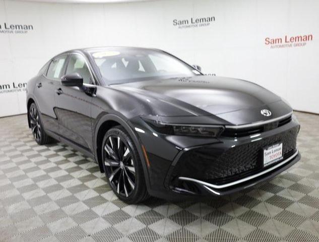 2023 toyota crown platinum