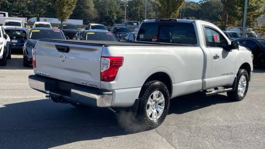 2018 nissan titan sv