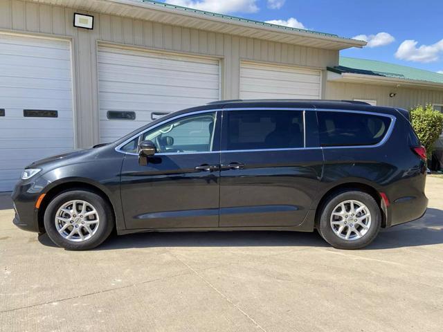 2022 chrysler pacifica touring-l