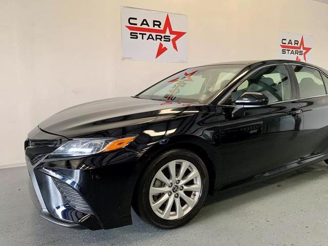 2018 toyota camry le