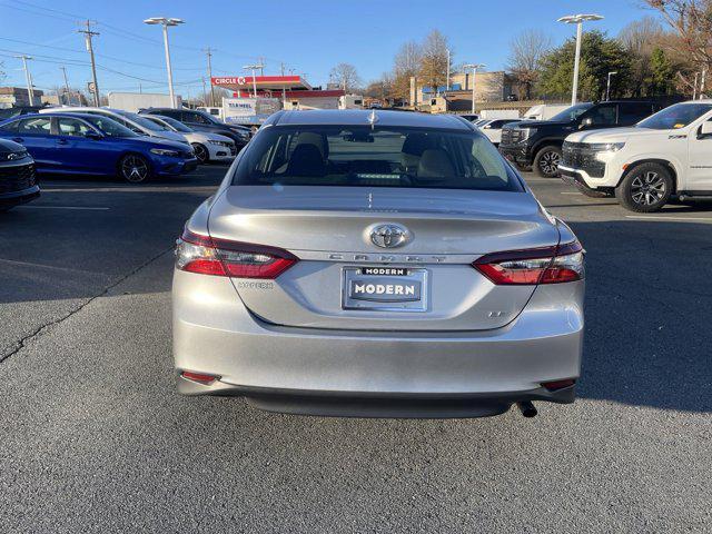 2024 toyota camry le