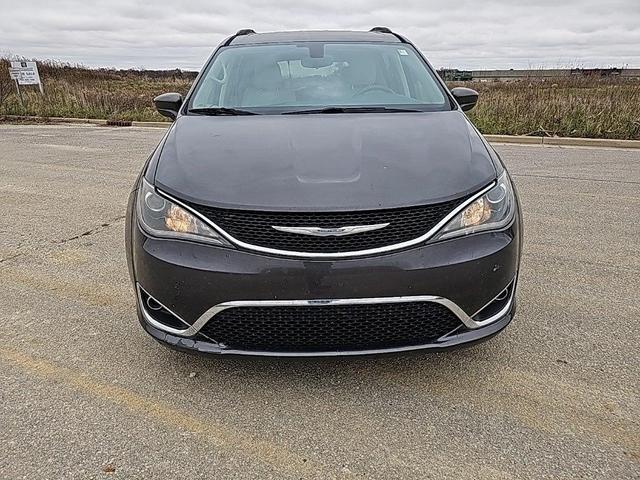 2017 chrysler pacifica touring-l
