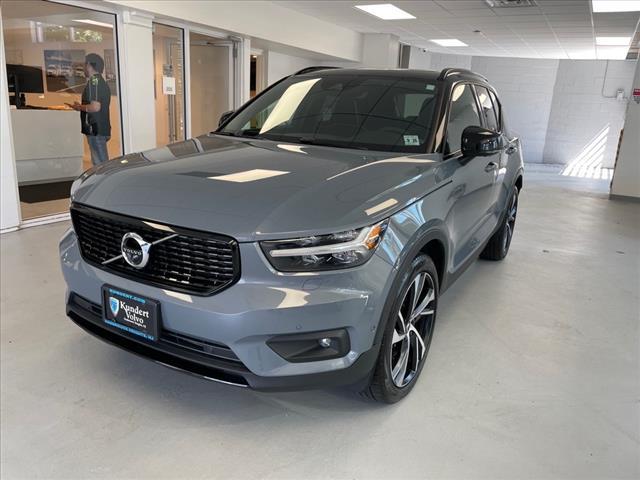 2022 volvo xc40 t5 r-design