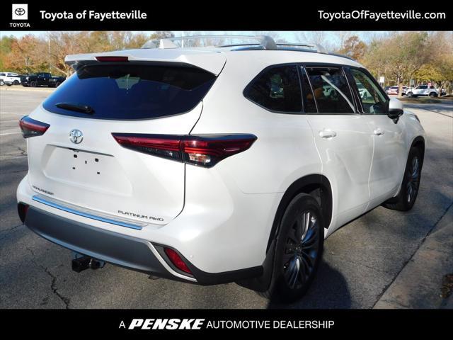2022 toyota highlander platinum