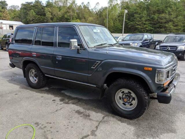 1990 toyota land cruiser - 4x4 - automatic - garage kept - extremely nice!