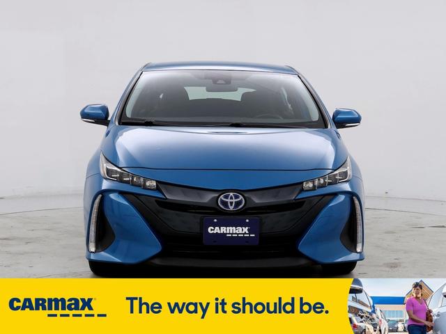 2022 toyota prius prime le