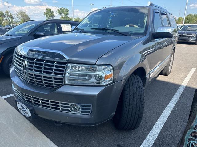 2012 lincoln navigator base