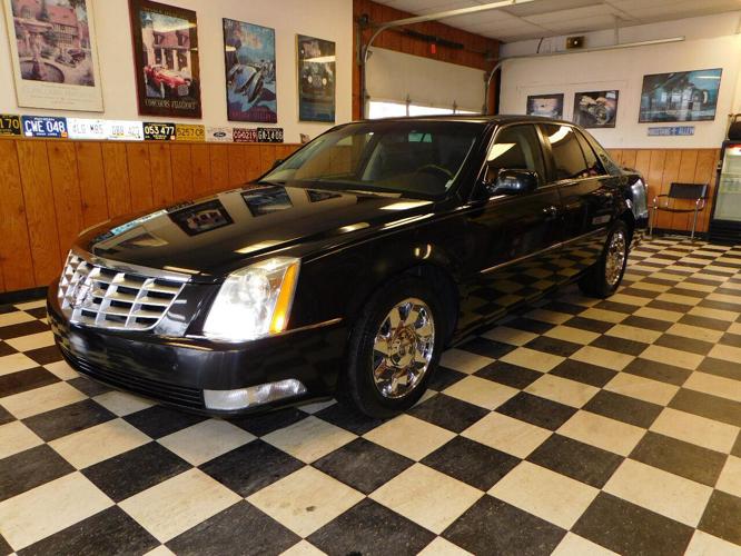 2010 cadillac dts in farmington, michigan