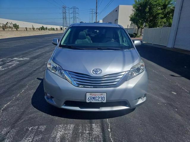 2011 toyota sienna limited