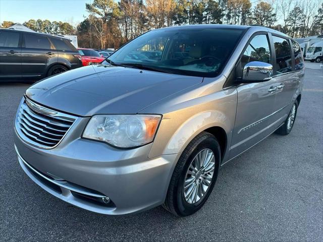 2016 chrysler town & country touring-l
