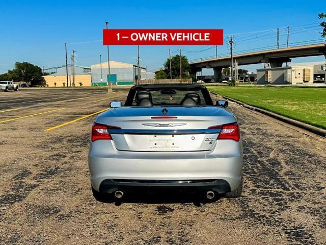2012 chrysler 200 s