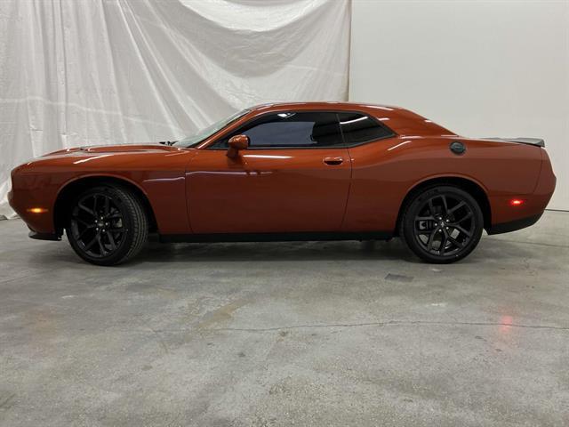 2022 dodge challenger sxt