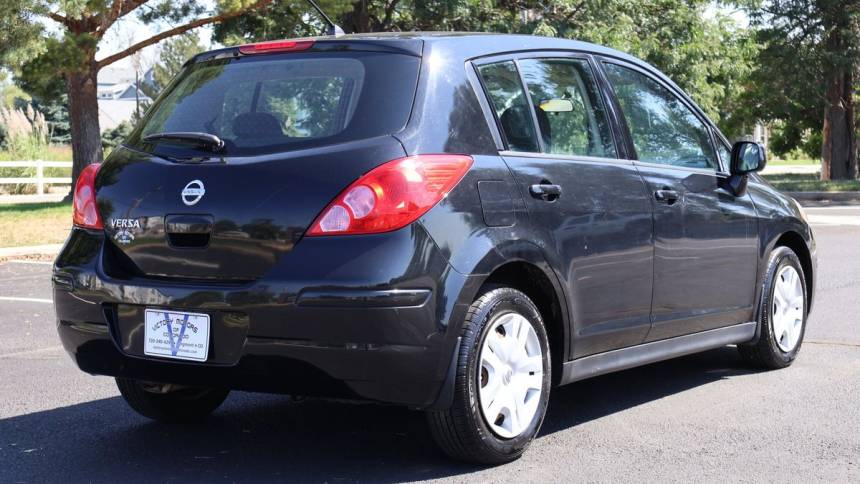 2010 nissan versa