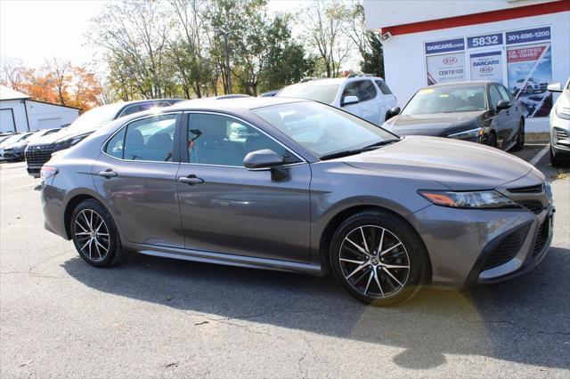 2022 toyota camry se