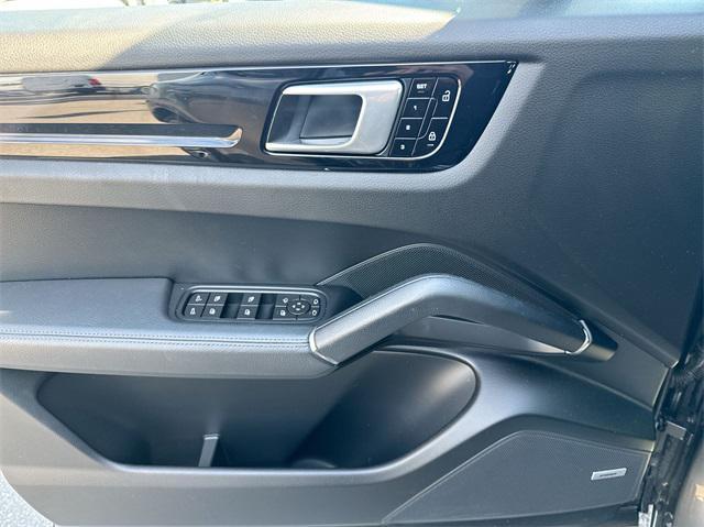 2021 porsche cayenne base