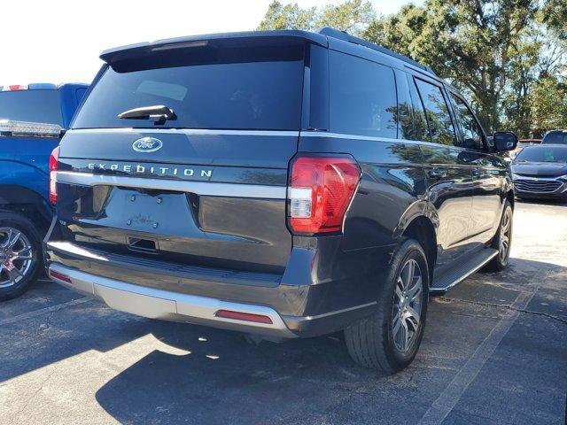 2022 ford expedition xlt