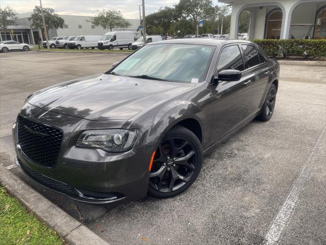 2021 chrysler 300 touring