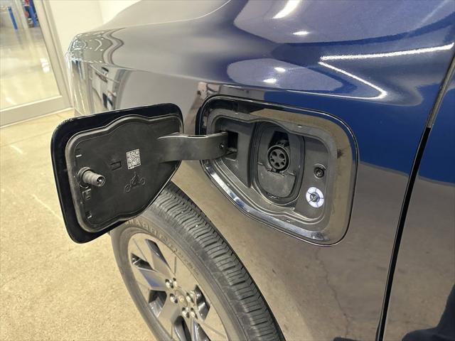 2022 ford f-150 lightning xlt