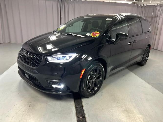 new 2024 chrysler pacifica touring l