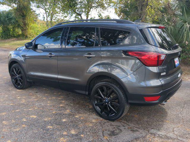 2019 ford escape se
