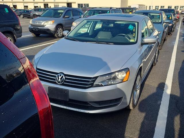 2014 volkswagen passat 1.8t auto se w/sunroof & nav