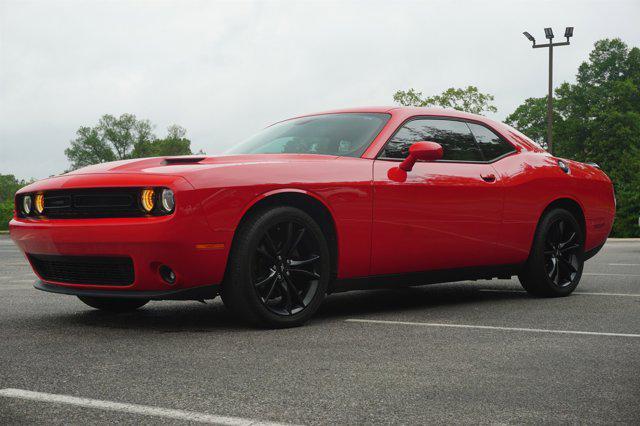 2018 dodge challenger sxt