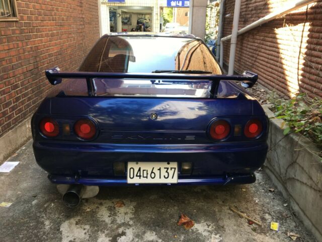 1990 nissan skyline gtr on original authentic 18" nismo lm gt1 wheels