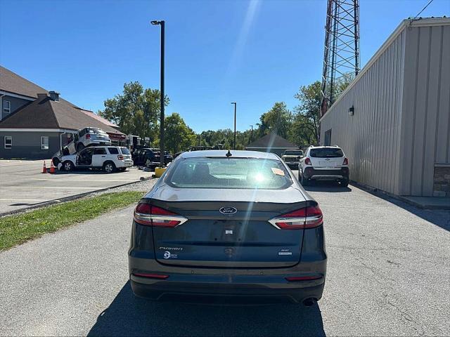 2020 ford fusion se