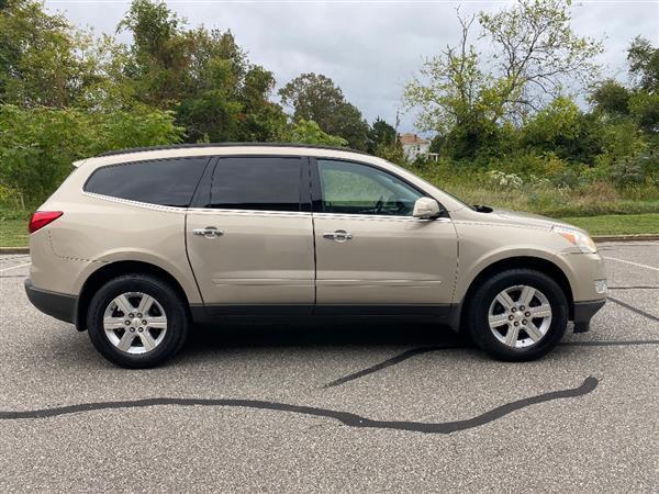 2011 chevrolet traverse lt