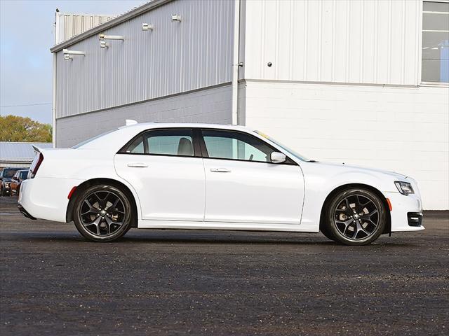 2022 chrysler 300 s