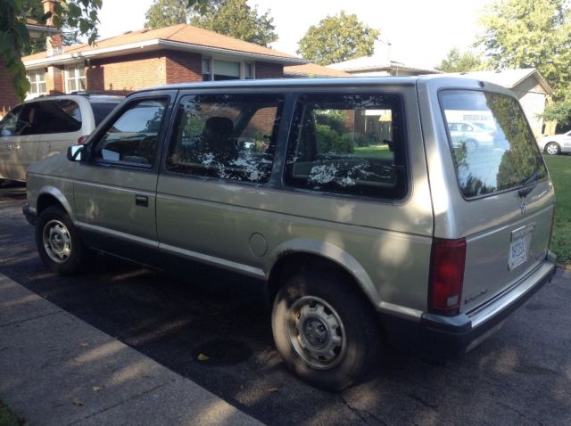 1984 plymouth voyager le (canadian vehicle)