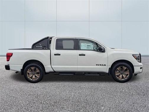 2024 nissan titan