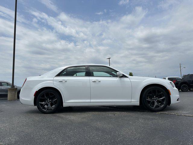 2022 chrysler 300 s