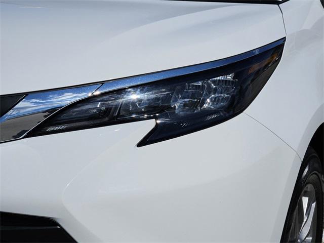 2024 toyota sienna le