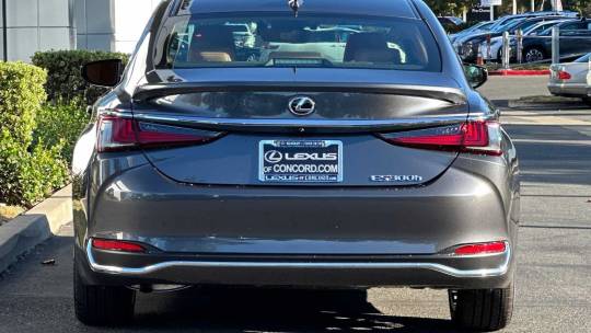 2025 Lexus ES