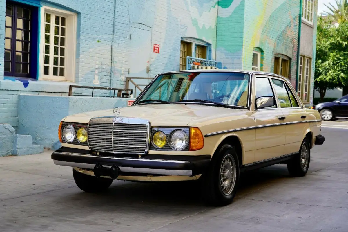 1981 mercedes-benz 200-series w123 240d