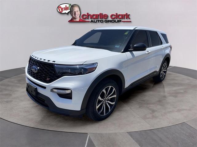2022 ford explorer st