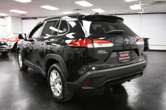 2024 toyota corolla cross le