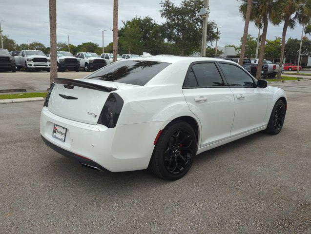 2018 chrysler 300 s