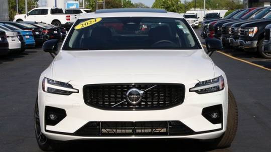 2024 volvo s60 b5 ultimate dark theme