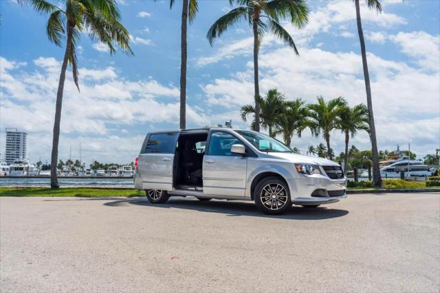 2017 dodge grand caravan se