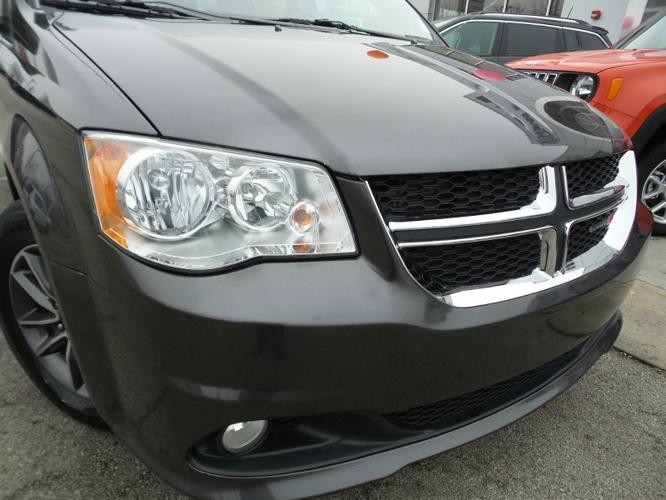used 2017 dodge grand caravan sxt anderson, in 46013 for sale in anderson, indiana