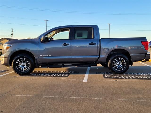 2022 nissan titan sv