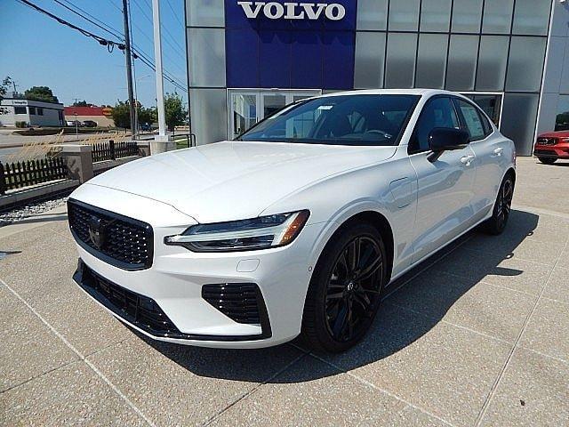 2025 volvo s60 t8 ultra black edition