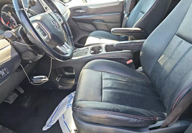2018 dodge grand caravan gt